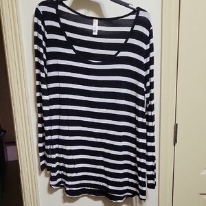 LuLaRoe Black and White Striped Long Sleeve Top